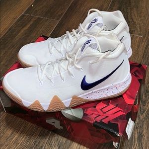 Kyrie 4 uncle drew basketball shoes.